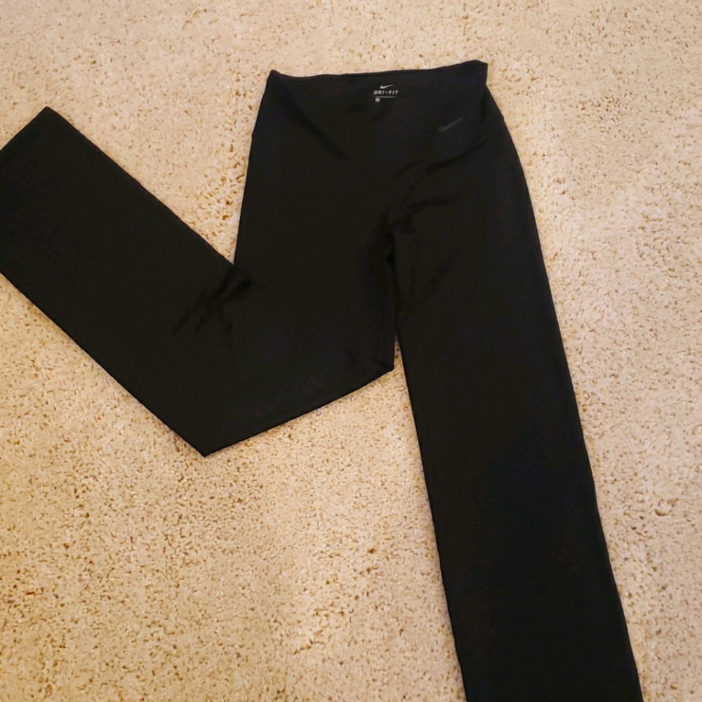 NWOT nike straight leg dryfit pants